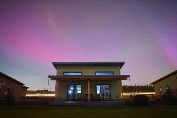 Doris Cabin-Stunning Mountain Views, Close to GNP! - Image 1
