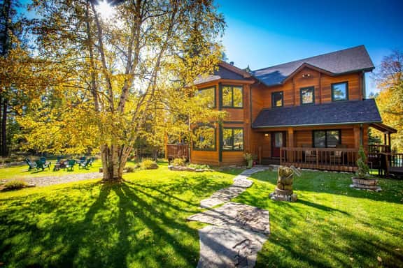 Gorgeous Home with hot tub on 6.5 acres minutes from Whitefish! - Image 2